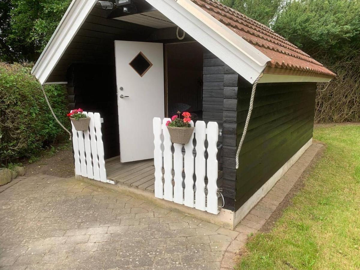 Stunning Romantik Cabin Close To Baltic Sea Villa Idestrup Eksteriør bilde